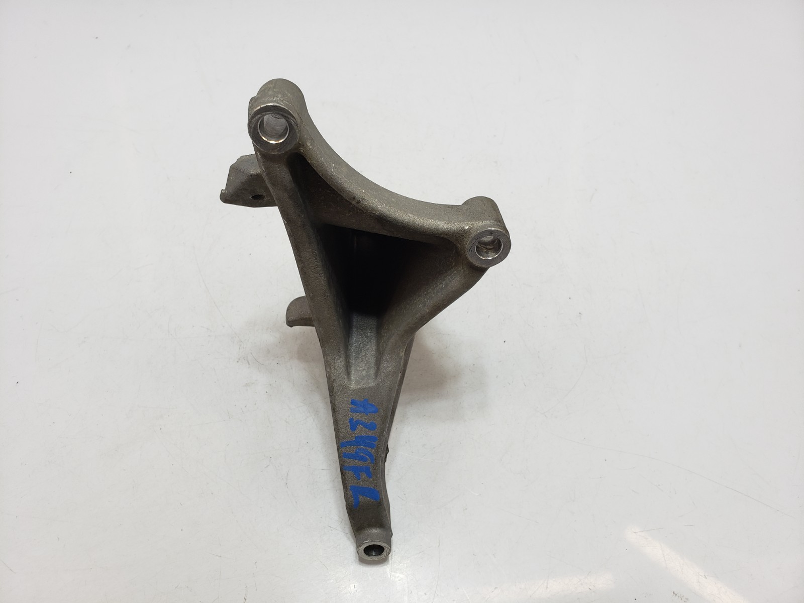 ✅ 13-17 OEM Bentley Continental GT 4.0L V8 Right Passenger Engine Mount Bracket