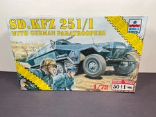 Esci Ertl SD.KFZ 251/1 GERMAN PARATROOPERS 8622 1:72 Figure Model Kit SEALED