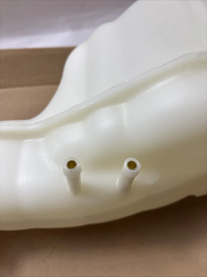 Tanque de recuperación de refrigerante de motor genuino OEM GM ACDelco 22639946 Foto 4 de 4