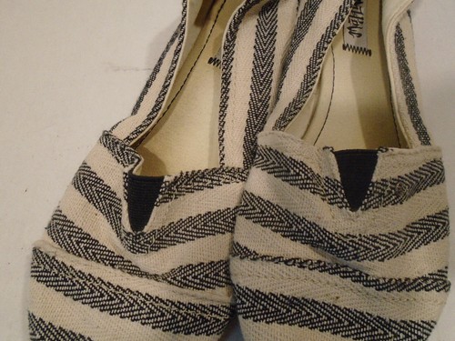 Mad Love Classic Black Natural Slip-On Shoes Size 10 Women's NEW - Picture 3 of 6
