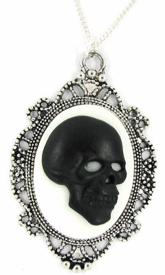 Schmuck Damen Cameo Anhänger mit Kette silberfarbend, Schädel in schwarz auf wei