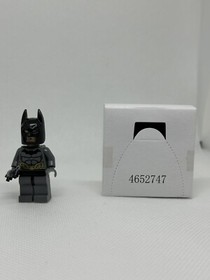 Lego Batman Minifigure Gray Suit & Hands Gold Belt DC Super Heroes sh089