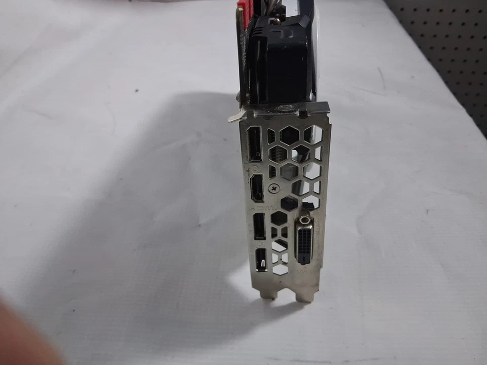 MSI NVIDIA GeForce GTX1080 8GB GDDR6 Foto 4 de 4