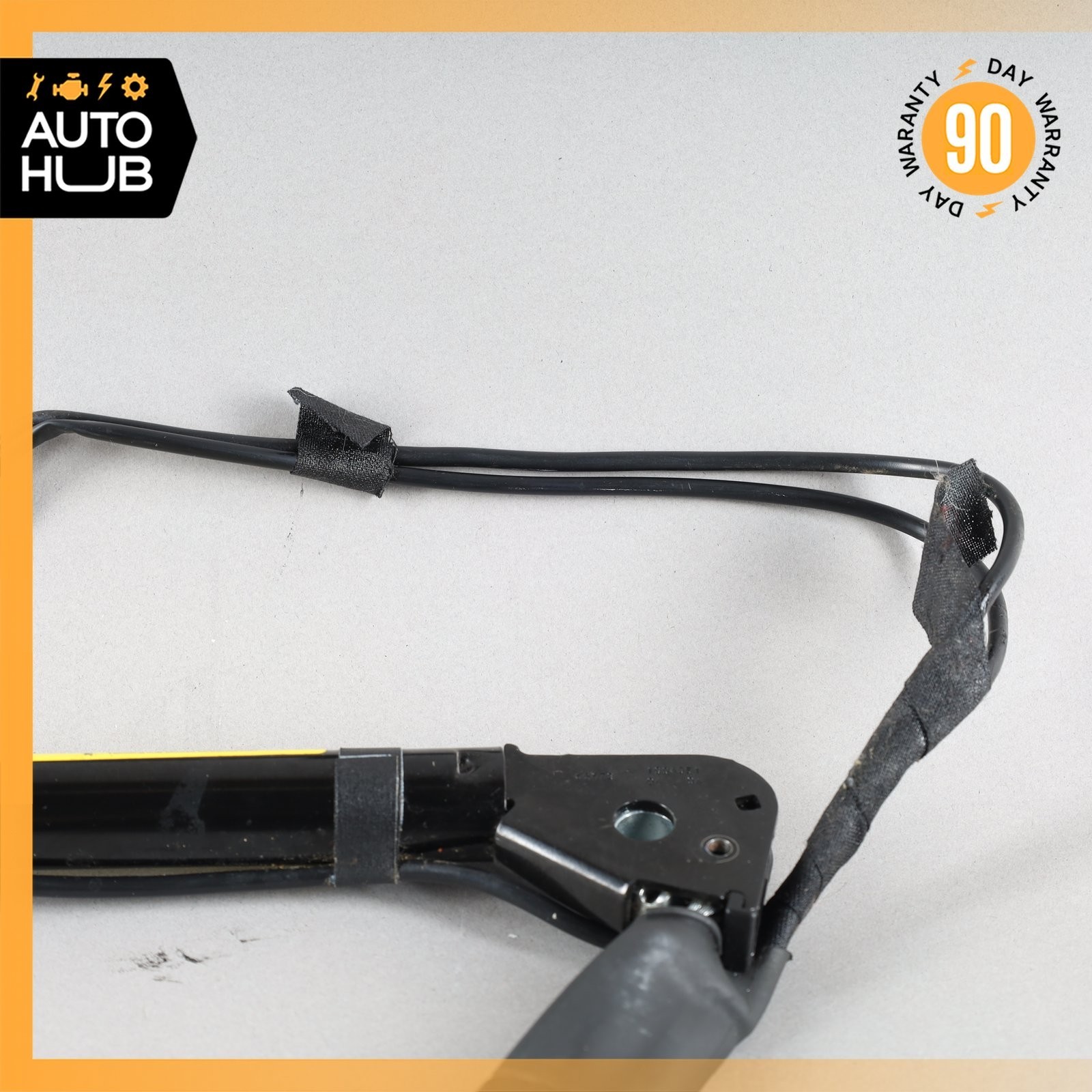 13-18 Aston Martin DB9 Vanquish Front Right Seat Belt Buckle DD33610E54AA OEM