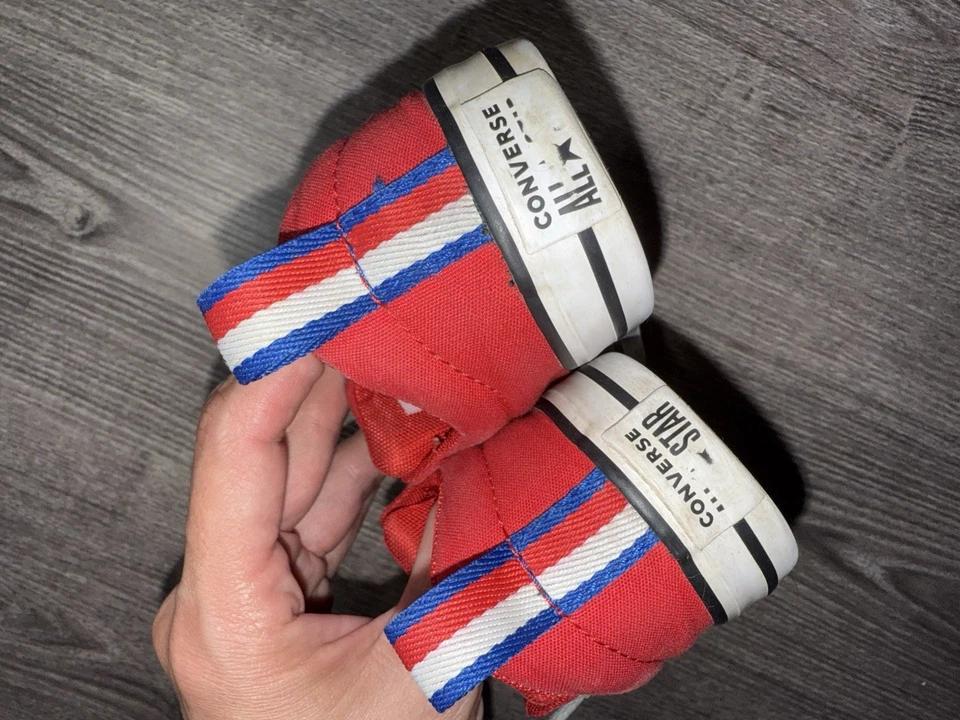 Zapatillas CONVERSE unisex para niños pequeños usadas en excelente estado talla 8 ✨ Foto 3 de 4