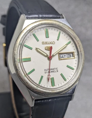 Rare vintage Seiko 5 automatic day date movement number 6309A japan made Watch.