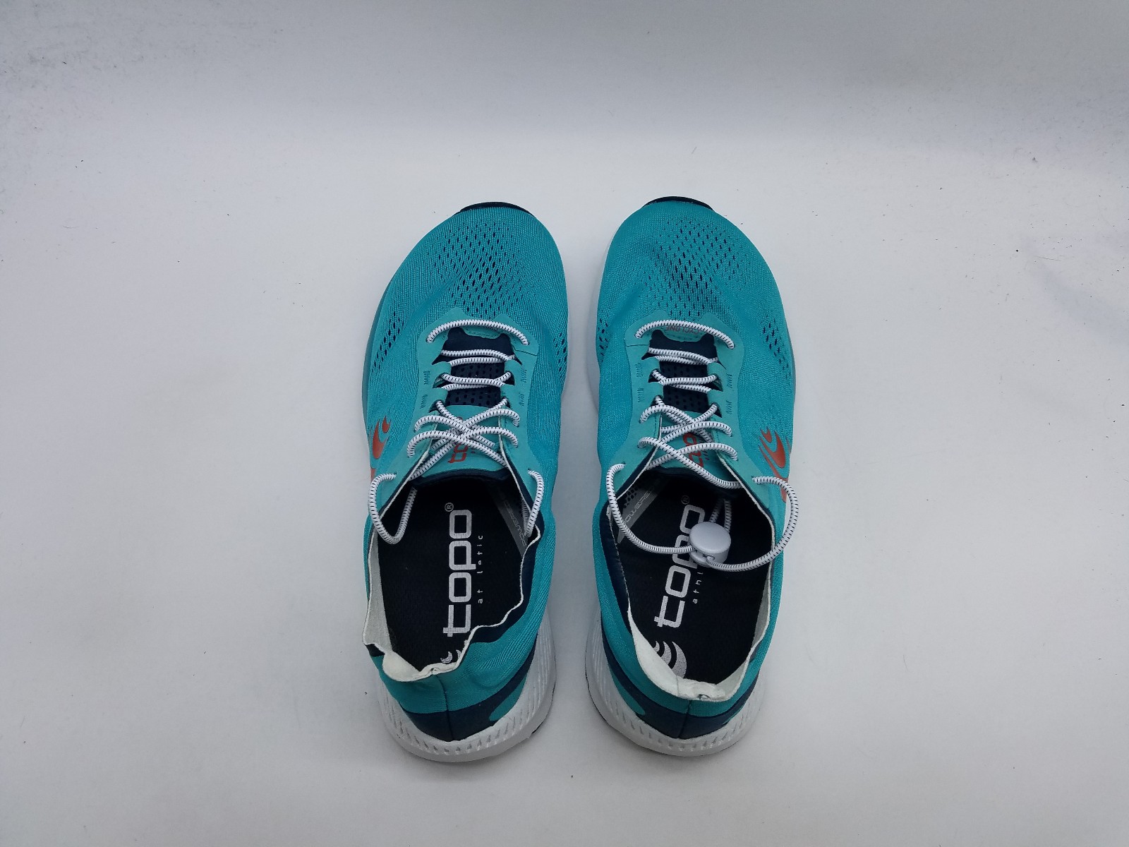 Topo Cyclone Men's Size 8 Running Shoes Cyan Red