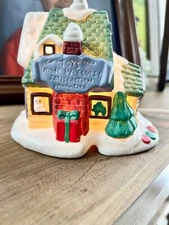 Vintage 1994 AVON SANTA TOWN SANTA's LIGHTED PORCELAIN HOUSE Christmas 