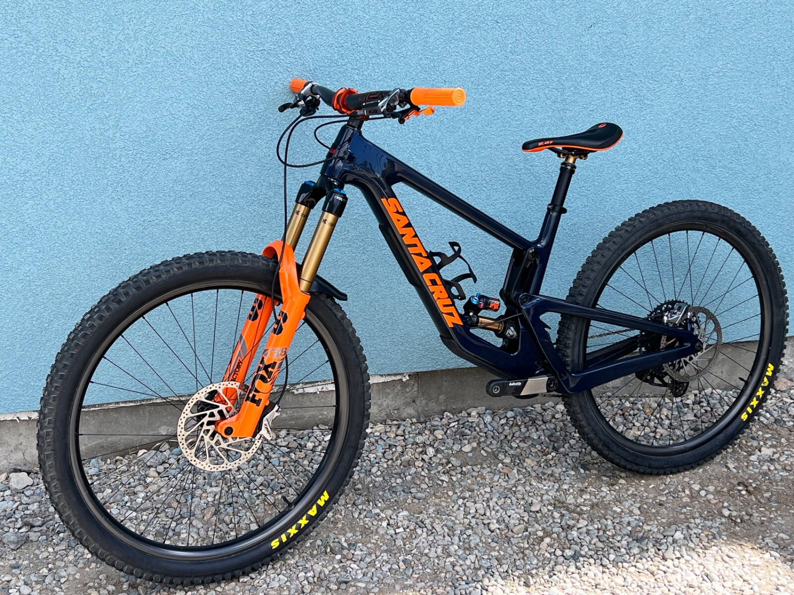 Santa Cruz Megatower CC 2023 Full Custom: RaceFace, ASX, Onyx, Fox, Maxxis