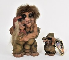 Nyform Troll 126 urig verliebtes Paar Pärchen + 264 Schelm mit Hut Norwege