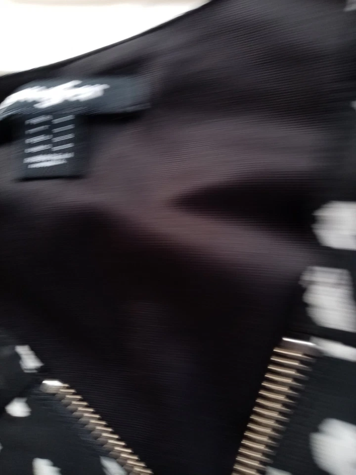 ROBE NOIRE MARQUE JENNYFER TAILLE S NEUVE MANCHES COURTES - Photo 4/4