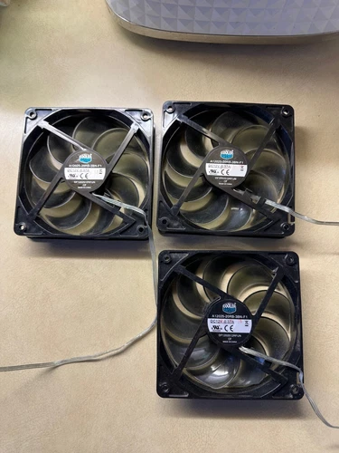Cooler Master 120 mm fans. Ideal for gaming PCs