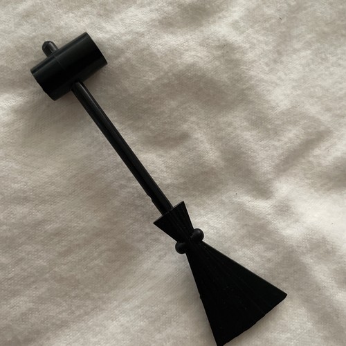 1970 Which Witch? Broomstick Piece (no Axle) Board Game Replacement Parts Part