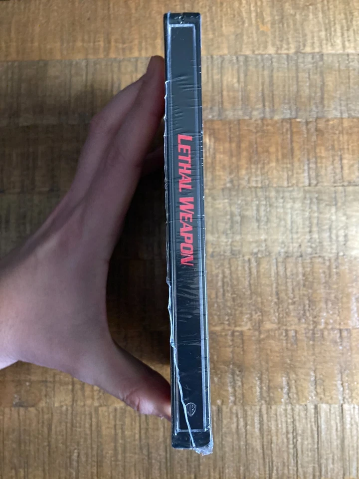 Lethal Weapon w. Debossed Steelbook (Blu-ray, 1987, EU Import, Region Free) NEW Foto 3 de 4