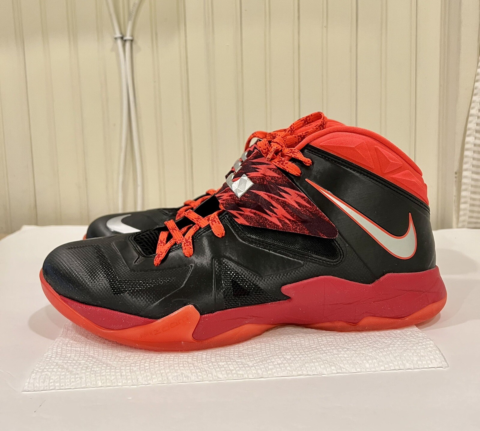 Nike Zoom Lebron James Men’s Basketball Shoes Size US… Gem