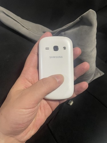 Samsung Galaxy Fame (S6810) Smartphone - Picture 5 of 6
