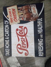 Cet objet est une reproduction ancienne enseigne en métal Pepsi-Cola, typiquement...