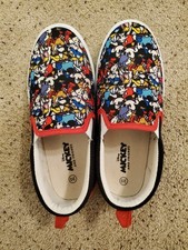Disney mickey mouse and friends juniors/adult shoes size 2/3
