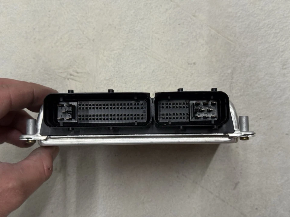 Volkswagen Passat 2002-2005 motor 1.8T computador ECU ECM 4B0906018DA programado Foto 4 de 4