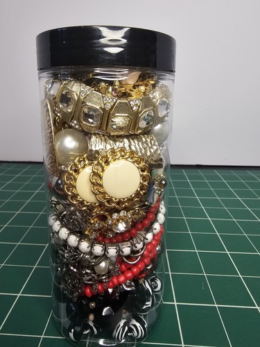 Mystery Jewelry Jar "Shimmer" Vintage To New Wearable Mixed Lot - Imagen 4 de 4
