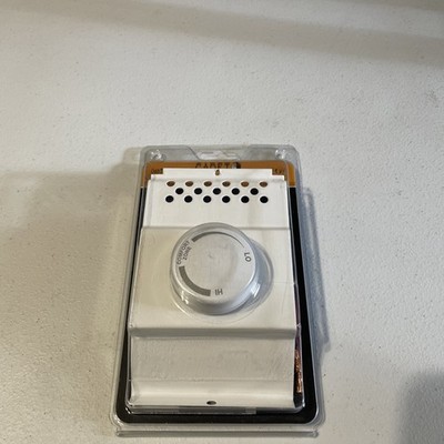 Single Pole Built-In Thermostat Kit for Wall Heater 22 Amp 240V White Case
