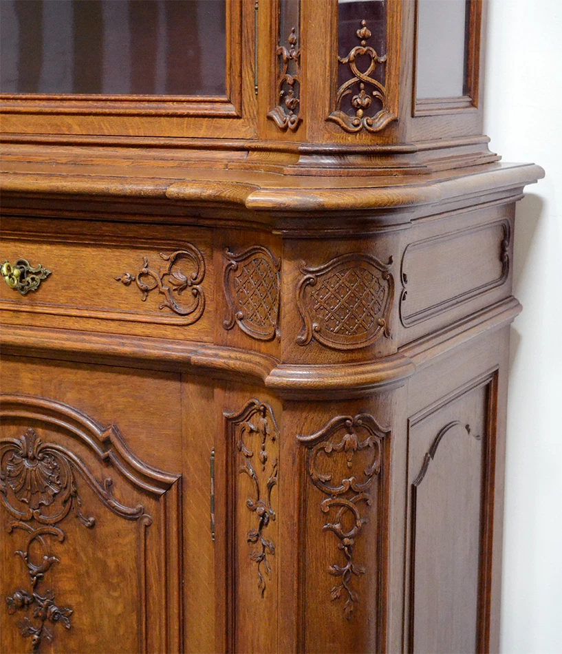 大号古董法国列日雕刻橡木自助餐展示柜 — 第 4/4 张图片
