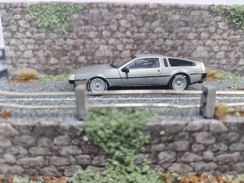 MJ 1/64 DMC-12 DeLorean Back To The Future Time Machine Diecast