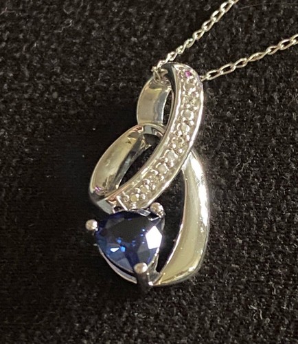 "Hermoso colgante de forma libre de zafiro azul y diamantes en collar de cadena de 20""" - Imagen 3 de 9