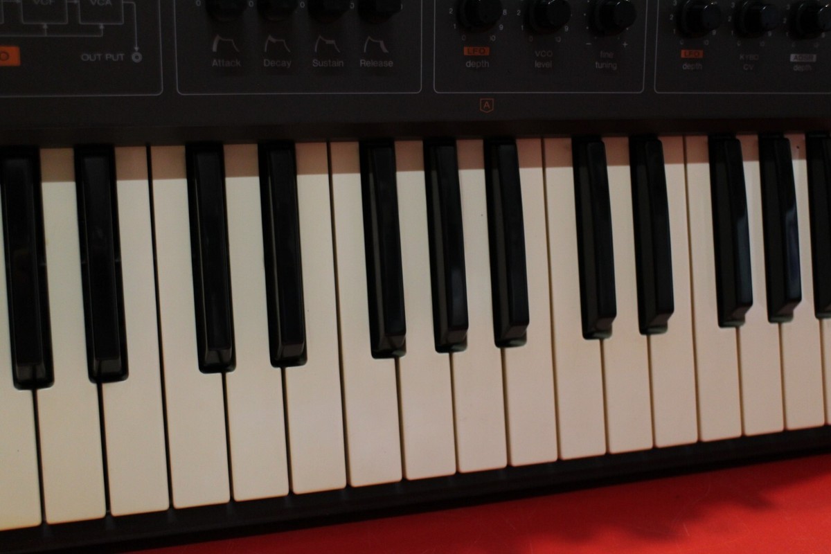 USED Technics Music Synthesizer SY-1010 Analog Synth SY 1010 U2394