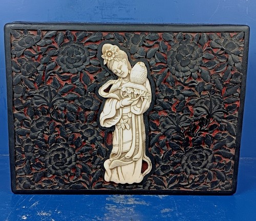 ANTIQUE CHINESE QING DYNASTY BLACK & RED CINNABAR LACQUER BOX with INLAID BONE - Picture 2 of 13