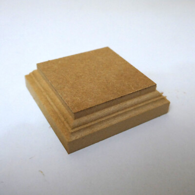 Schlichter MDF Vitrinenfuß / Sockel 100x100 Sockel Grundfläche Größe
