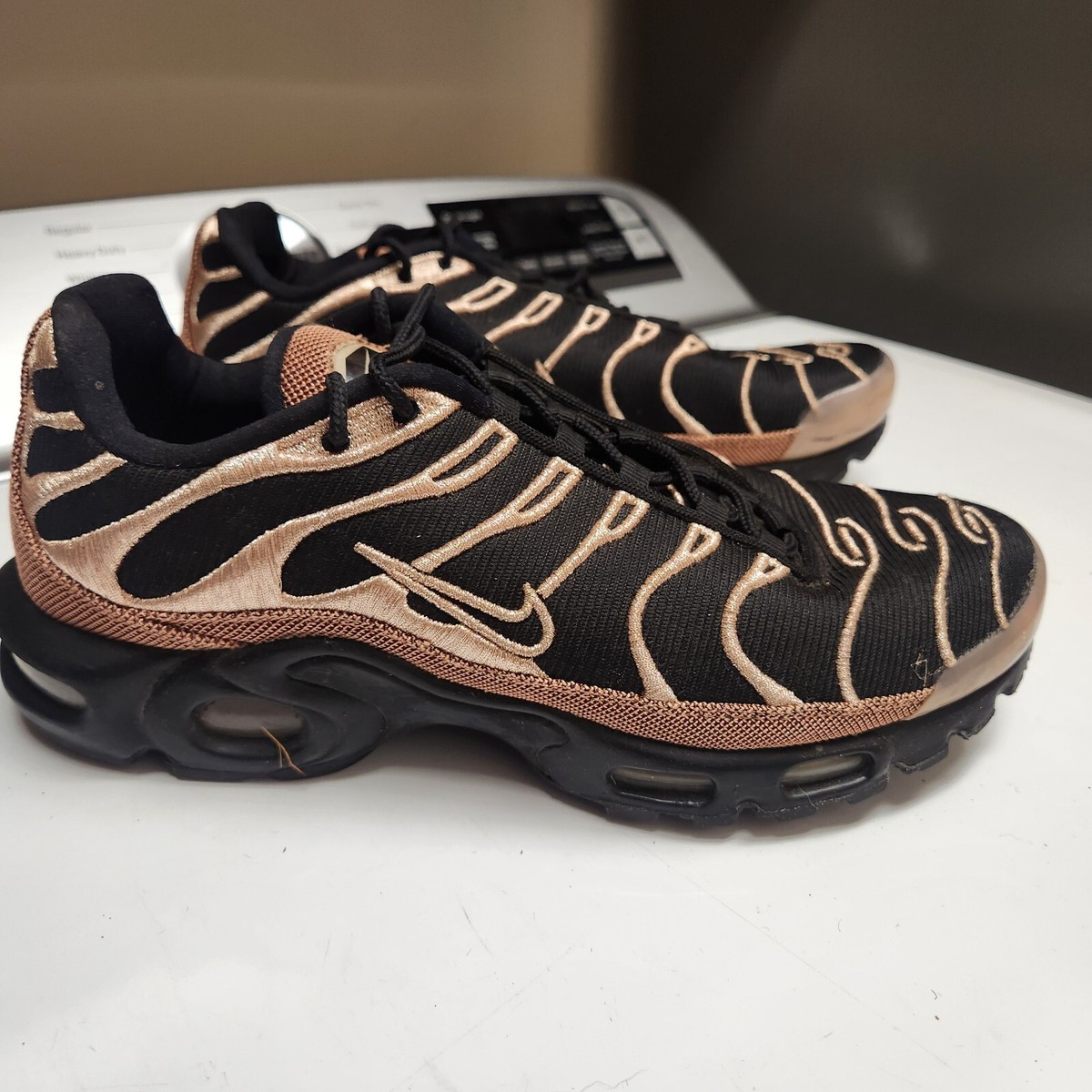 nike air max infinity black and rose gold