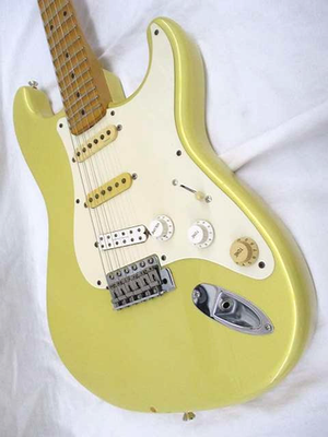 ST57-140YM フェンダージャパン イングヴェイモデル Fender Japan Yngwie Malmsteen Signature Stratocaster ST57-140YM ギター