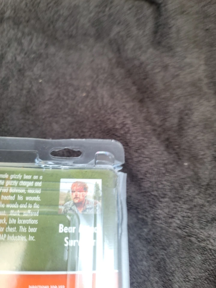 Paquete de 2 repelentes en aerosol UDAP Pepper Power Bear con funda suave caducidad 12/25 Foto 4 de 4