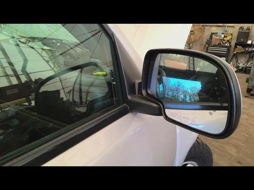 Passenger Side View Mirror Power Classic Style Fits 03-07 SIERRA DENALI 6802662
