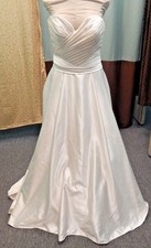 Pretty A Slender Trumpet Line Long Strapless Allure Romance Wedding Dress 