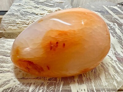 CORNALINE, GROSSER POLIERTER KIESEL - MADAGASKAR - 6,5 x 4,6 cm - 156 g