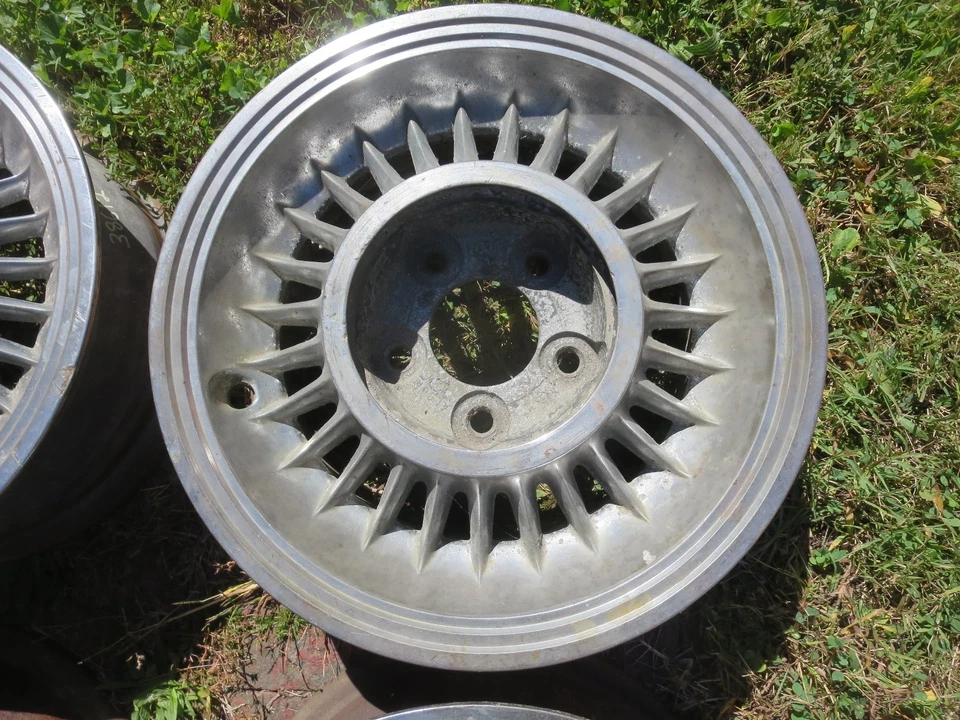 1954 年凯迪拉克 ELDORADO SABRE 车轮 — 第 3/4 张图片