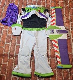 Spirit Halloween Toy Story Buzz Lightyear Deluxe Costume Toddler Size 2T Wings