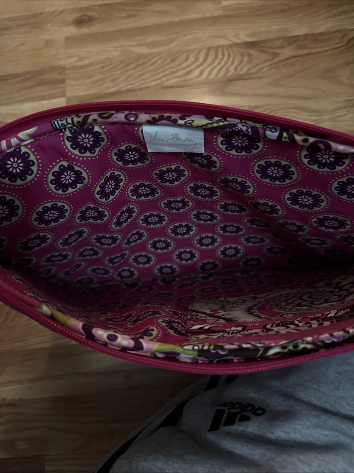 Funda para portátil Vera Bradley 17" muy bayas cachemir bolsillo interior cremallera alrededor Foto 3 de 3