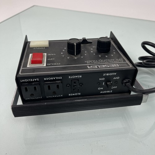 BESELER AUDIBLE/REPEATING ENLARGER TIMER # 8177 - Picture 4 of 7
