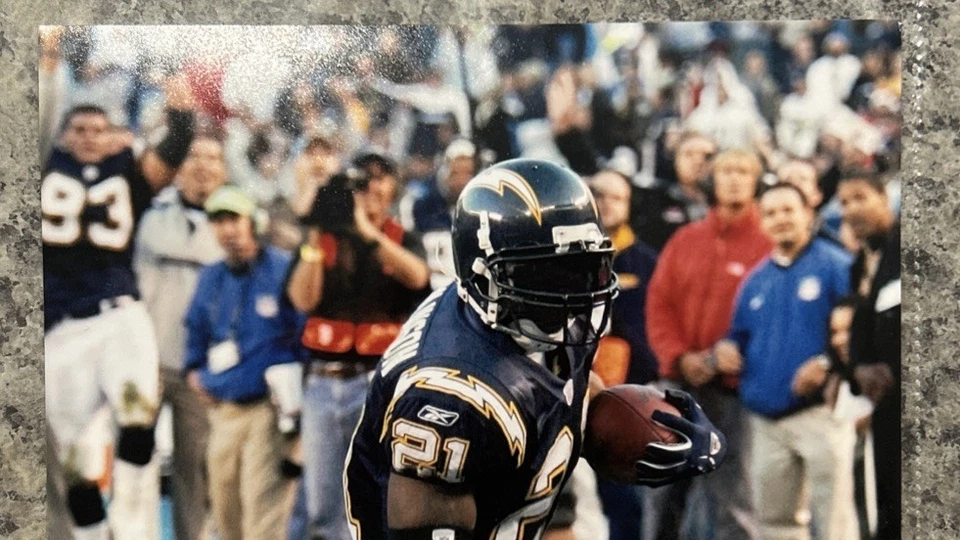 Foto firmada con autógrafo de LaDainian Tomlinson de 8x10 cargadores de San Diego *VER FOTOS* Foto 2 de 4