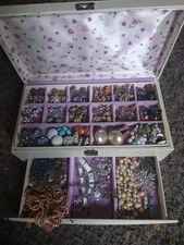 vintage jewelry lot in vintage box, different brands, stones, sizes...