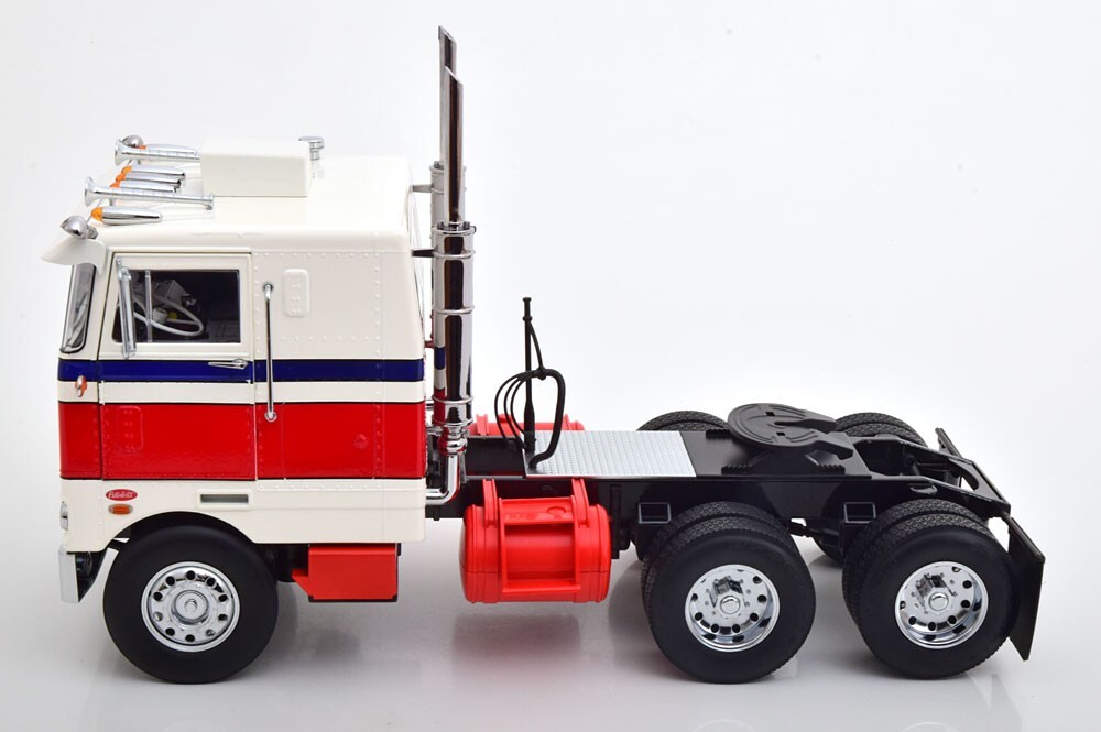 Road Kings Peterbilt 352 Pacemaker 1977-1979 White Red Blue Road Kings Peterbilt 352 Pacemaker 1977-1979 White Red Blue
