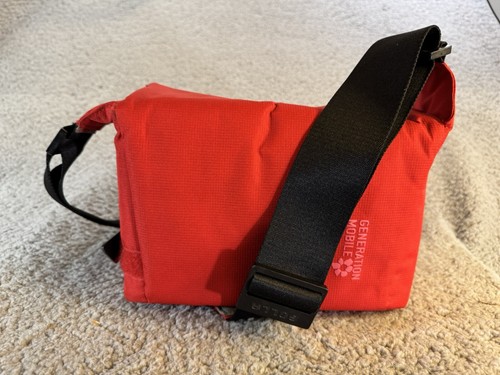 Golla Generation MobileSLR Camera Bag Red With Gray Interior. 3 foam compartment - Picture 3 of 10