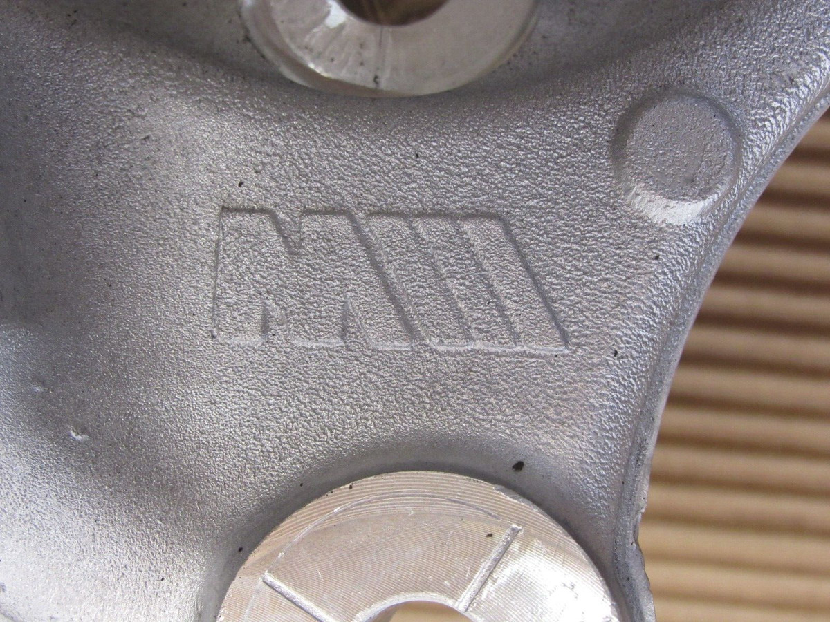 2008-2013 BMW E90 E92 E93 M3 FRONT RIGHT SIDE KNUCKLE CARRIER OEM  