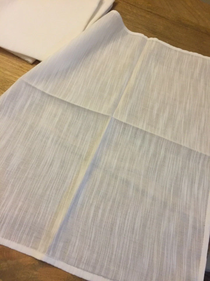 Tovaglioli 6 pezzi rettangolari tessuto con filo a vista cotone voile bianco - Immagine 2 di 4