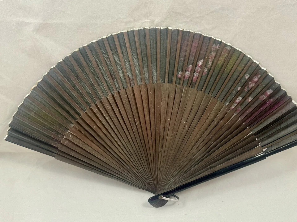 Ventilador dobrável de madeira vintage chinês 9 1/2" x 17 1/2" design pavão c.1940's RARO - Imagem 4 de 4
