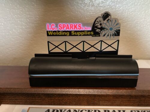 I. C. SPARKS WELDING SUPPLY - ANIMATED NEON SIGN - HO Scale - PLUG-N-PLAY - NEW - Picture 6 of 10
