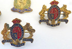 4 Pcs - WWII British Royal Army Medical Corps & 3 Dieu Droit Et Mon Enamel Pins — photo 4